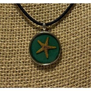 round resin starfish coin medallion black cord collar necklace 15” Barrel Clasp